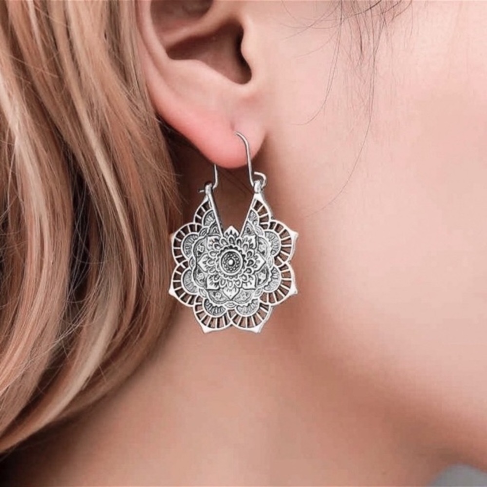 Host Pick! Antiqued boho silver earrings - Picture 1 of 8